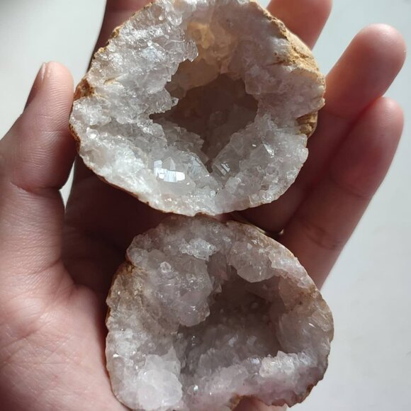 Natural Crack-open Geode - Picture 4 of 8